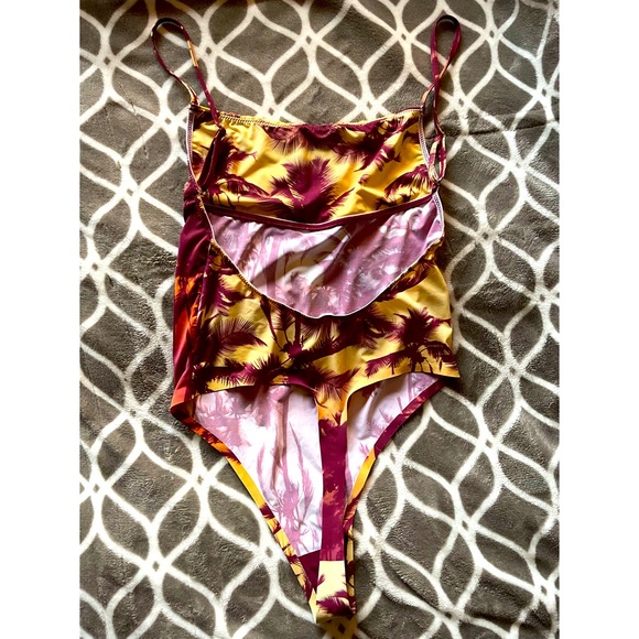 Swimsuit / Bodysuit - Picture 2 of 2